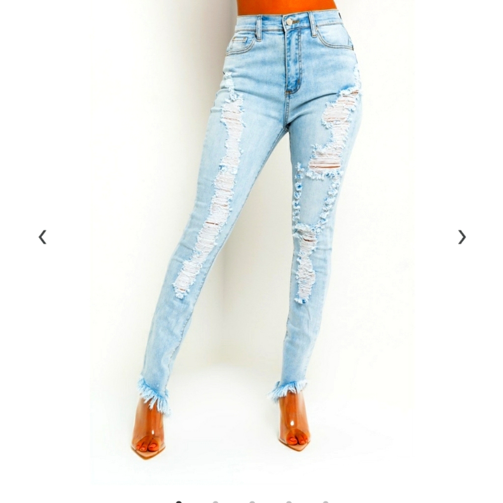 Distressed Skinny Jeans